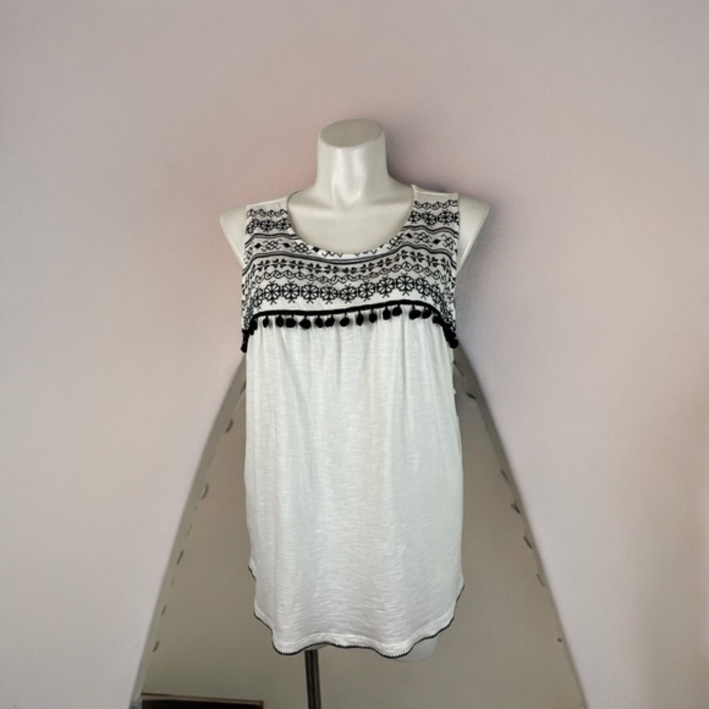 CARLSON Embroidered Sleeveless Top